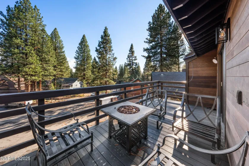 221 Lark, Incline Village, Nevada 89451, 2 Bedrooms Bedrooms, ,2 BathroomsBathrooms,Residential,Residential,Lark,250058383