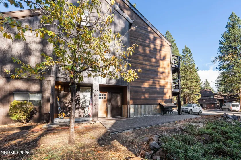 221 Lark, Incline Village, Nevada 89451, 2 Bedrooms Bedrooms, ,2 BathroomsBathrooms,Residential,Residential,Lark,250058383