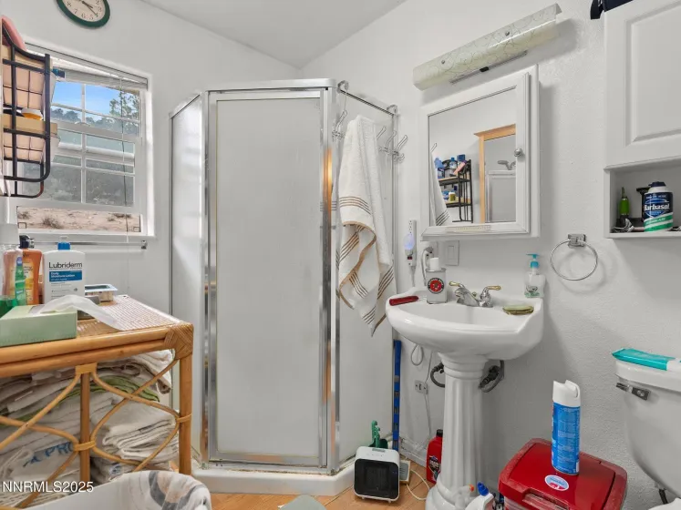 5610 Matterhorn, Reno, Nevada 89506, 4 Bedrooms Bedrooms, ,3 BathroomsBathrooms,Residential,Residential,Matterhorn,250058387