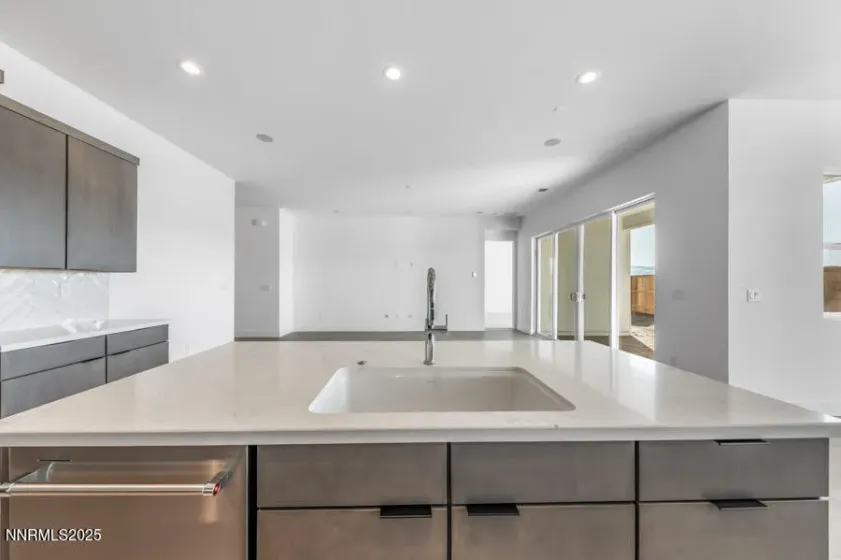 7505 Fallen Grove, Sparks, Nevada 89436, 3 Bedrooms Bedrooms, ,3 BathroomsBathrooms,Residential,Residential,Fallen Grove,250058390