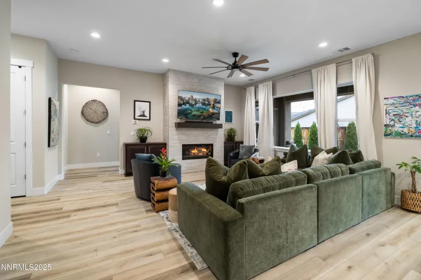 250 Commodore, Verdi, Nevada 89439, 4 Bedrooms Bedrooms, ,3 BathroomsBathrooms,Residential,Residential,Commodore,250058398