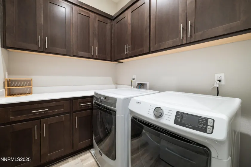 250 Commodore, Verdi, Nevada 89439, 4 Bedrooms Bedrooms, ,3 BathroomsBathrooms,Residential,Residential,Commodore,250058398