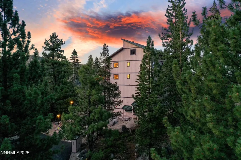 305 Galaxy, Stateline, Nevada 89449, 3 Bedrooms Bedrooms, ,2 BathroomsBathrooms,Residential,Residential,Galaxy,250053846