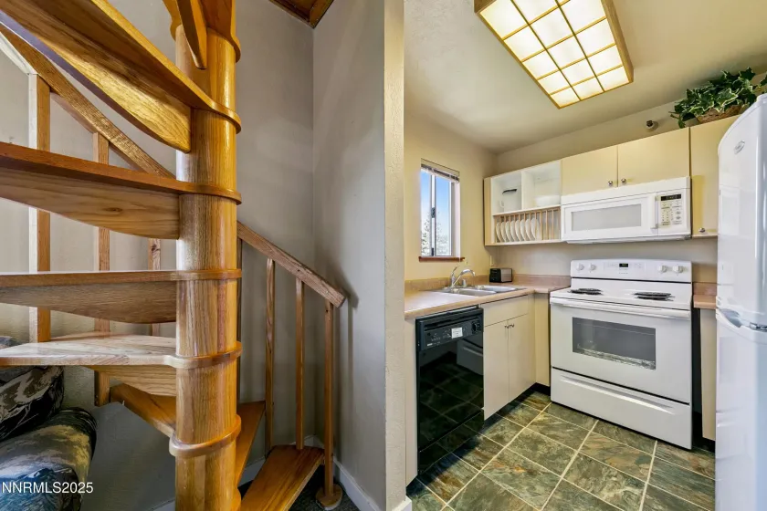 305 Galaxy, Stateline, Nevada 89449, 3 Bedrooms Bedrooms, ,2 BathroomsBathrooms,Residential,Residential,Galaxy,250053847