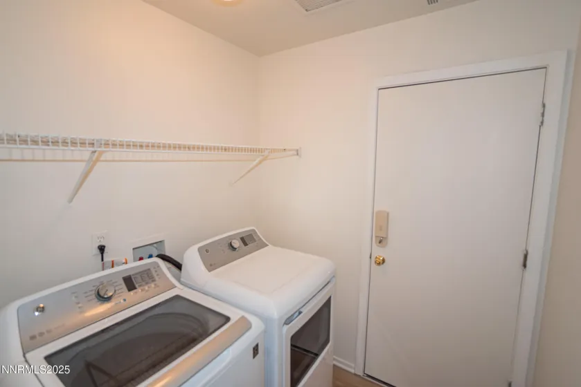 1191 Hushfield, Sparks, Nevada 89436, 3 Bedrooms Bedrooms, ,2 BathroomsBathrooms,Residential,Residential,Hushfield,250058435