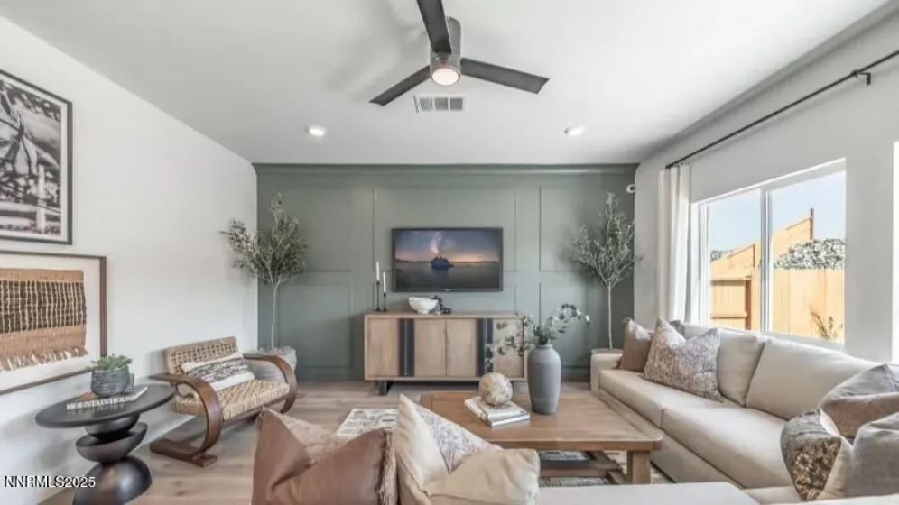 534 Radiant, Carson City, Nevada 89705, 4 Bedrooms Bedrooms, ,3 BathroomsBathrooms,Residential,Residential,Radiant,250058436