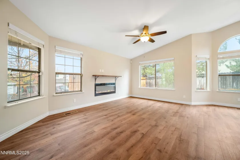 1146 Ambassador, Reno, Nevada 89523, 2 Bedrooms Bedrooms, ,2 BathroomsBathrooms,Residential,Residential,Ambassador,250058401