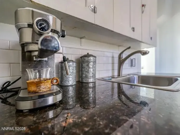 768 Holcomb, Reno, Nevada 89502, 2 Bedrooms Bedrooms, ,1 BathroomBathrooms,Residential,Residential,Holcomb,250058403