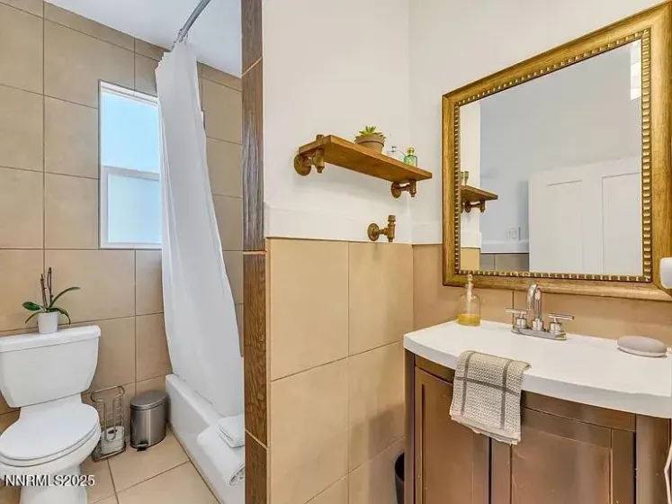 768 Holcomb, Reno, Nevada 89502, 2 Bedrooms Bedrooms, ,1 BathroomBathrooms,Residential,Residential,Holcomb,250058403