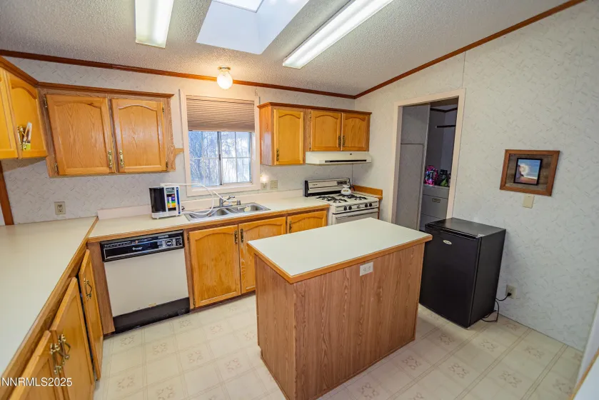 5590 Paullo, Sun Valley, Nevada 89433, 3 Bedrooms Bedrooms, ,2 BathroomsBathrooms,Residential,Residential,Paullo,250058409