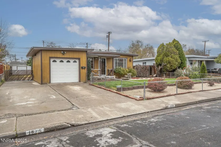 1675 Auburn, Reno, Nevada 89502, 3 Bedrooms Bedrooms, ,2 BathroomsBathrooms,Residential,Residential,Auburn,250058415