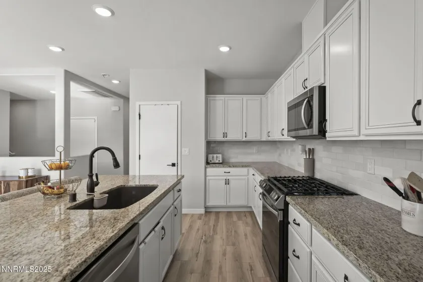 7181 Mustengo, Reno, Nevada 89506, 4 Bedrooms Bedrooms, ,3 BathroomsBathrooms,Residential,Residential,Mustengo,250058417