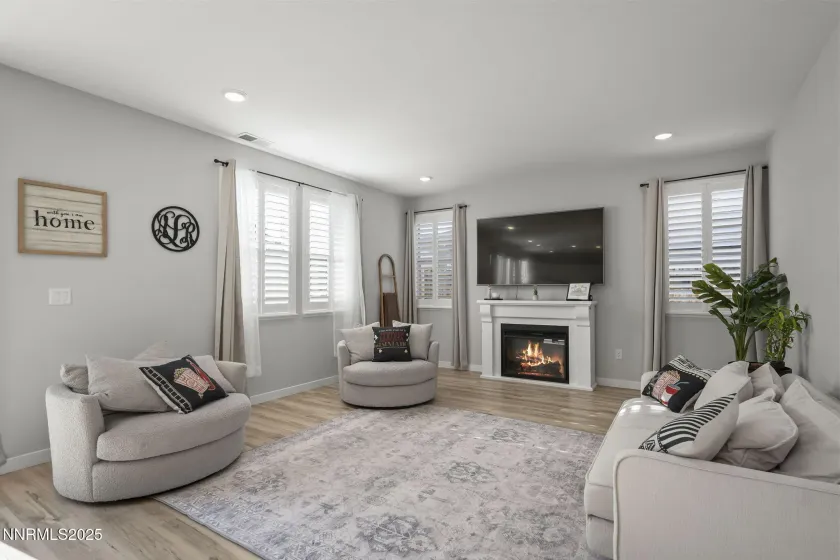 7181 Mustengo, Reno, Nevada 89506, 4 Bedrooms Bedrooms, ,3 BathroomsBathrooms,Residential,Residential,Mustengo,250058417