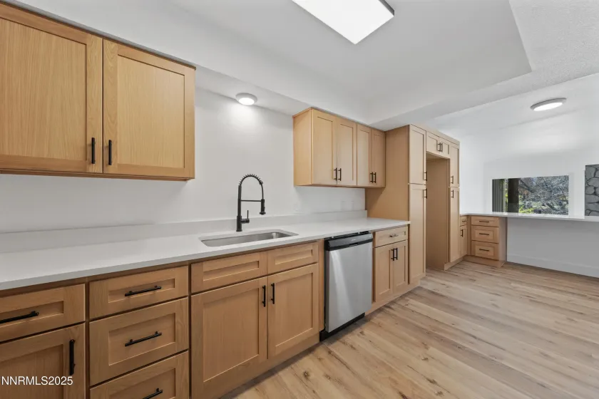 1340 Jones, Reno, Nevada 89503, 2 Bedrooms Bedrooms, ,3 BathroomsBathrooms,Residential,Residential,Jones,250058418