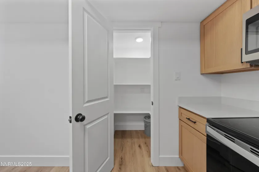 1340 Jones, Reno, Nevada 89503, 2 Bedrooms Bedrooms, ,3 BathroomsBathrooms,Residential,Residential,Jones,250058418