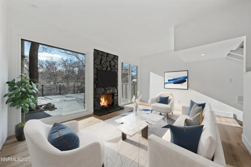 1340 Jones, Reno, Nevada 89503, 2 Bedrooms Bedrooms, ,3 BathroomsBathrooms,Residential,Residential,Jones,250058418