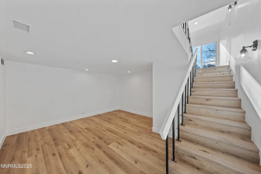 1340 Jones, Reno, Nevada 89503, 2 Bedrooms Bedrooms, ,3 BathroomsBathrooms,Residential,Residential,Jones,250058418