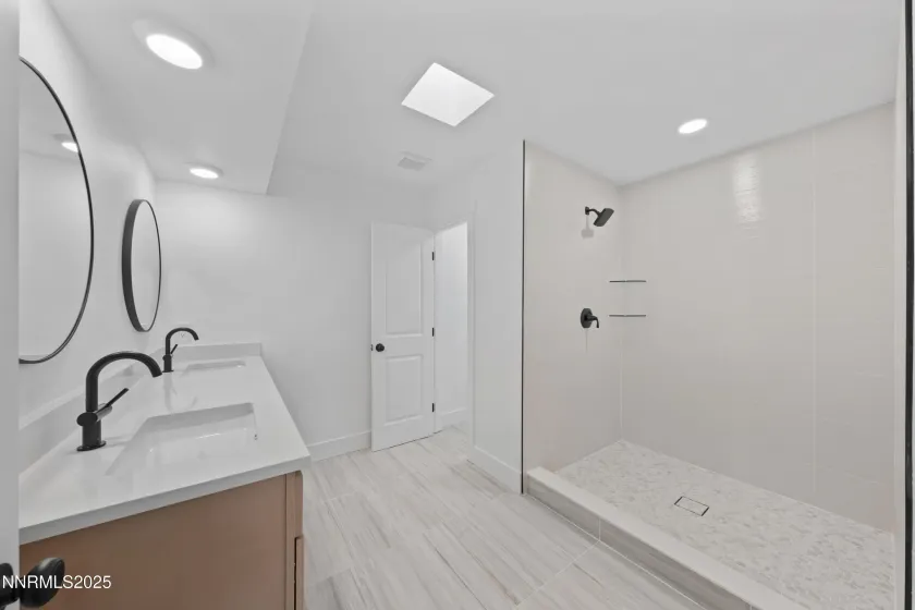 1340 Jones, Reno, Nevada 89503, 2 Bedrooms Bedrooms, ,3 BathroomsBathrooms,Residential,Residential,Jones,250058418