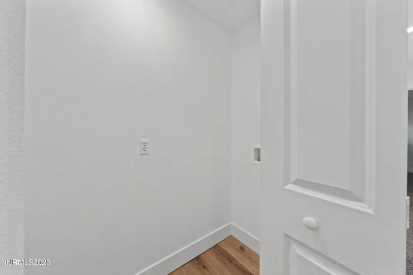 1340 Jones, Reno, Nevada 89503, 2 Bedrooms Bedrooms, ,3 BathroomsBathrooms,Residential,Residential,Jones,250058418