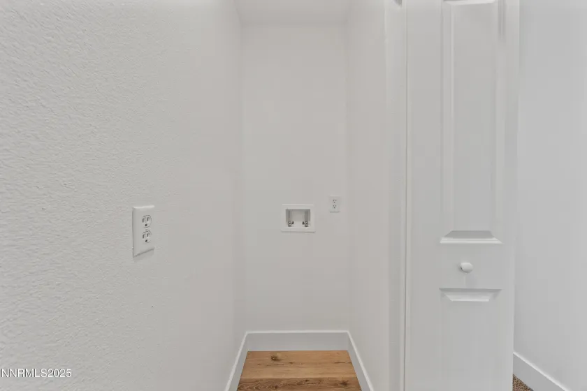 1340 Jones, Reno, Nevada 89503, 2 Bedrooms Bedrooms, ,3 BathroomsBathrooms,Residential,Residential,Jones,250058418