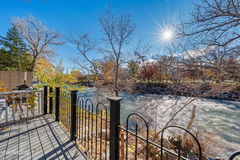 1340 Jones, Reno, Nevada 89503, 2 Bedrooms Bedrooms, ,3 BathroomsBathrooms,Residential,Residential,Jones,250058418