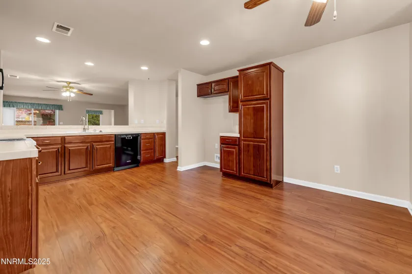 2070 Avella, Sparks, Nevada 89434, 2 Bedrooms Bedrooms, ,2 BathroomsBathrooms,Residential,Residential,Avella,250058420