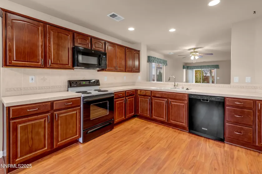 2070 Avella, Sparks, Nevada 89434, 2 Bedrooms Bedrooms, ,2 BathroomsBathrooms,Residential,Residential,Avella,250058420