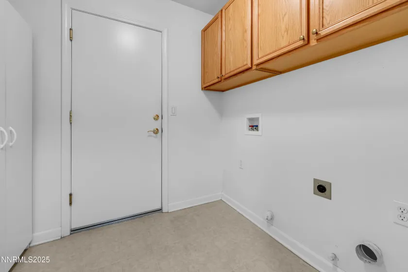 2070 Avella, Sparks, Nevada 89434, 2 Bedrooms Bedrooms, ,2 BathroomsBathrooms,Residential,Residential,Avella,250058420