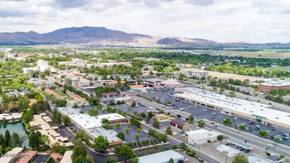 1340 Curry, Carson City, Nevada 89703, ,Commercial Sale,Residential,Curry,250058421
