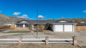 11675 Heartpine, Reno, Nevada 89506, 3 Bedrooms Bedrooms, ,2 BathroomsBathrooms,Residential,Residential,Heartpine,250058428