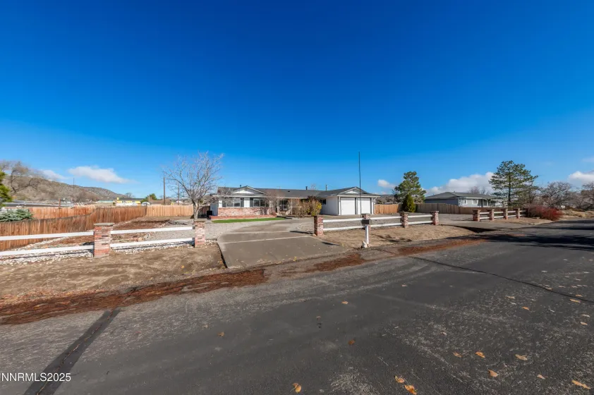 11675 Heartpine, Reno, Nevada 89506, 3 Bedrooms Bedrooms, ,2 BathroomsBathrooms,Residential,Residential,Heartpine,250058428