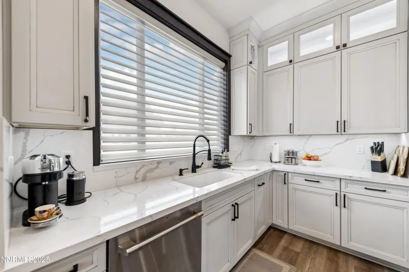 912 Holstein, Gardnerville, Nevada 89460, 4 Bedrooms Bedrooms, ,4 BathroomsBathrooms,Residential,Residential,Holstein,250058432