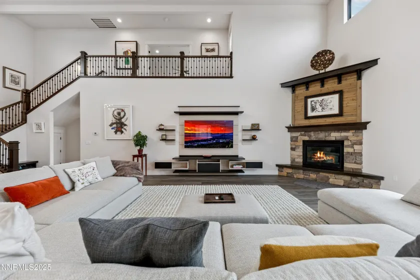 912 Holstein, Gardnerville, Nevada 89460, 4 Bedrooms Bedrooms, ,4 BathroomsBathrooms,Residential,Residential,Holstein,250058432