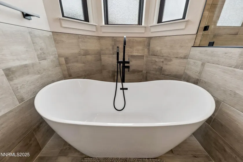 912 Holstein, Gardnerville, Nevada 89460, 4 Bedrooms Bedrooms, ,4 BathroomsBathrooms,Residential,Residential,Holstein,250058432