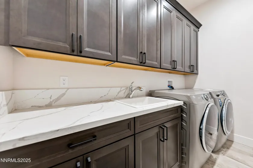 912 Holstein, Gardnerville, Nevada 89460, 4 Bedrooms Bedrooms, ,4 BathroomsBathrooms,Residential,Residential,Holstein,250058432