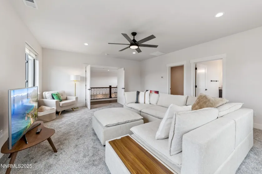 912 Holstein, Gardnerville, Nevada 89460, 4 Bedrooms Bedrooms, ,4 BathroomsBathrooms,Residential,Residential,Holstein,250058432