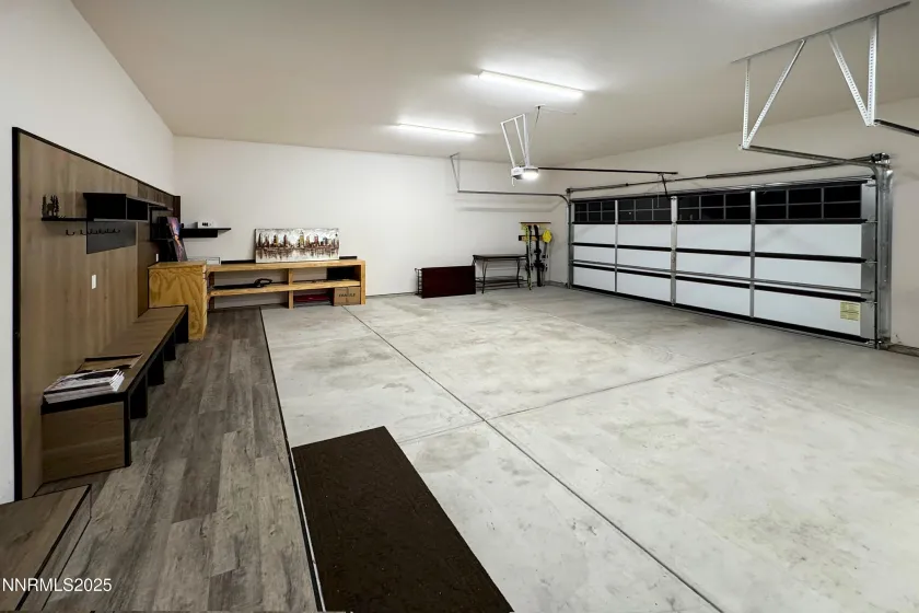 912 Holstein, Gardnerville, Nevada 89460, 4 Bedrooms Bedrooms, ,4 BathroomsBathrooms,Residential,Residential,Holstein,250058432