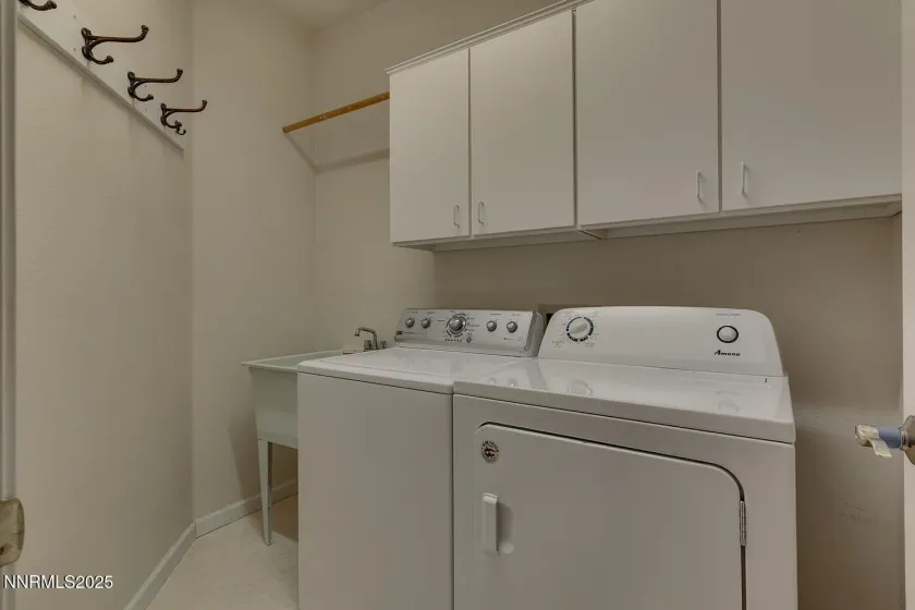 1150 Brookhollow, Reno, Nevada 89519, 2 Bedrooms Bedrooms, ,3 BathroomsBathrooms,Residential,Residential,Brookhollow,250058444