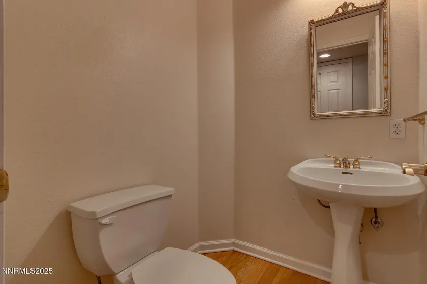 1150 Brookhollow, Reno, Nevada 89519, 2 Bedrooms Bedrooms, ,3 BathroomsBathrooms,Residential,Residential,Brookhollow,250058444