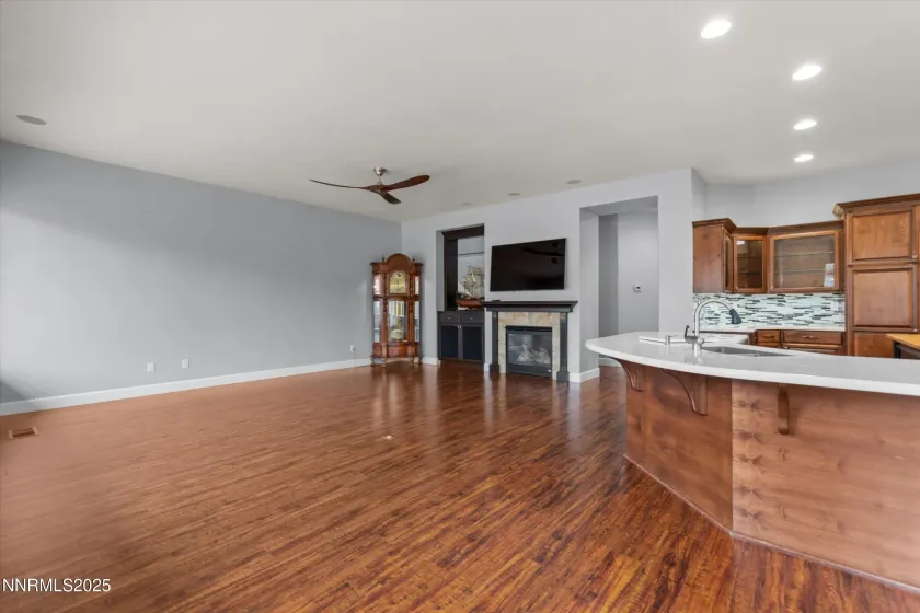 1960 Vicenza, Sparks, Nevada 89434, 3 Bedrooms Bedrooms, ,3 BathroomsBathrooms,Residential,Residential,Vicenza,250058445