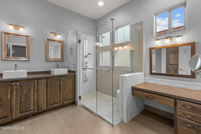 1960 Vicenza, Sparks, Nevada 89434, 3 Bedrooms Bedrooms, ,3 BathroomsBathrooms,Residential,Residential,Vicenza,250058445