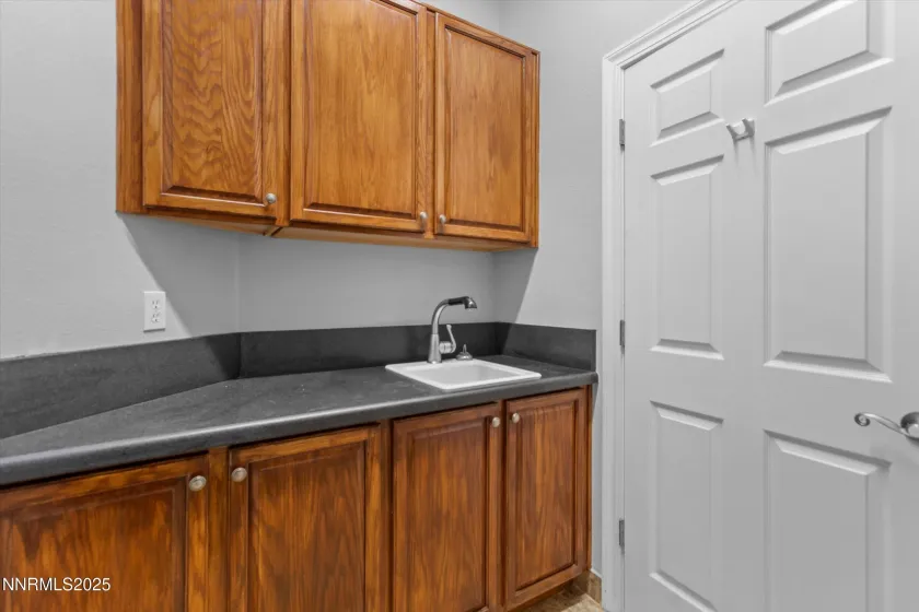 1960 Vicenza, Sparks, Nevada 89434, 3 Bedrooms Bedrooms, ,3 BathroomsBathrooms,Residential,Residential,Vicenza,250058445