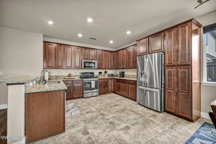 6980 Lusitano, Sparks, Nevada 89436, 4 Bedrooms Bedrooms, ,2 BathroomsBathrooms,Residential,Residential,Lusitano,250058446