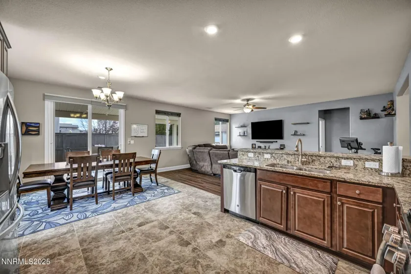 6980 Lusitano, Sparks, Nevada 89436, 4 Bedrooms Bedrooms, ,2 BathroomsBathrooms,Residential,Residential,Lusitano,250058446