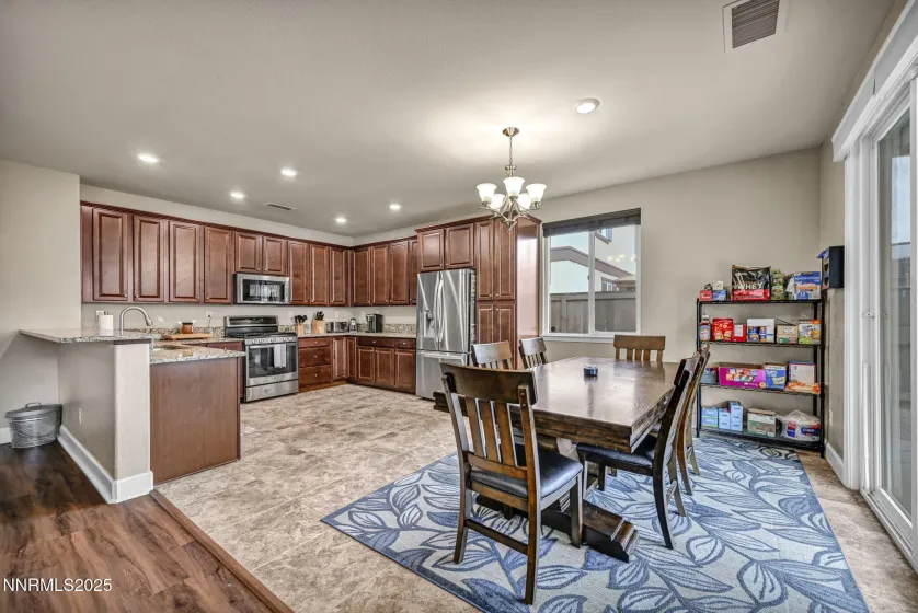 6980 Lusitano, Sparks, Nevada 89436, 4 Bedrooms Bedrooms, ,2 BathroomsBathrooms,Residential,Residential,Lusitano,250058446