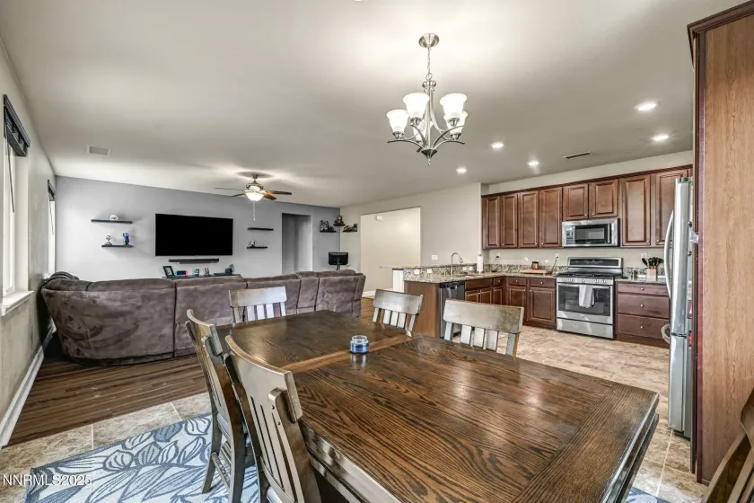 6980 Lusitano, Sparks, Nevada 89436, 4 Bedrooms Bedrooms, ,2 BathroomsBathrooms,Residential,Residential,Lusitano,250058446