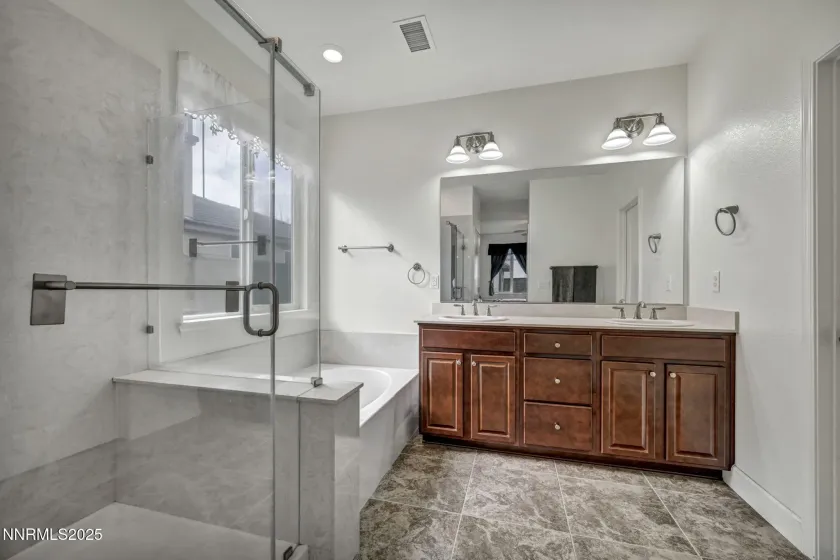 6980 Lusitano, Sparks, Nevada 89436, 4 Bedrooms Bedrooms, ,2 BathroomsBathrooms,Residential,Residential,Lusitano,250058446