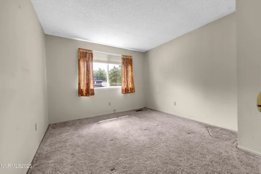 3252 Holman, Sparks, Nevada 89431, 4 Bedrooms Bedrooms, ,3 BathroomsBathrooms,Residential,Residential,Holman,250058451