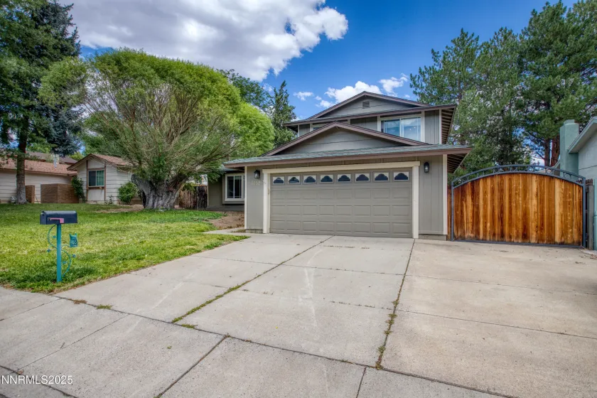 3252 Holman, Sparks, Nevada 89431, 4 Bedrooms Bedrooms, ,3 BathroomsBathrooms,Residential,Residential,Holman,250058451