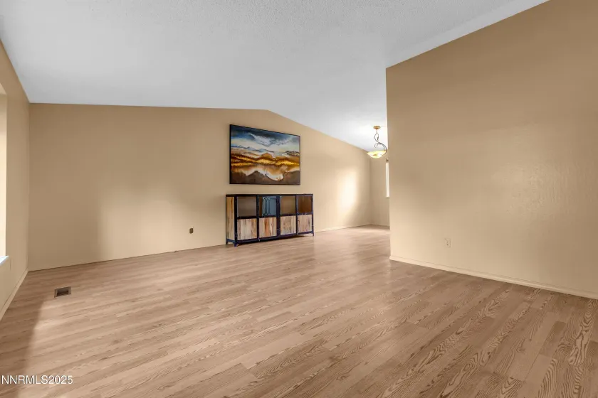 3252 Holman, Sparks, Nevada 89431, 4 Bedrooms Bedrooms, ,3 BathroomsBathrooms,Residential,Residential,Holman,250058451